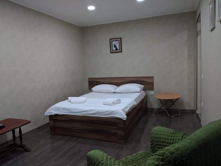 Lagaza'S Home Pekini Tbilisi Bagian luar foto